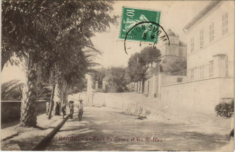 Carte postale ancienne Bandol Le Haut du Cours et les Villas France à Bandol