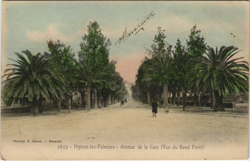 Carte postale ancienne Hyeres Avenue de la Gare France à Hyères