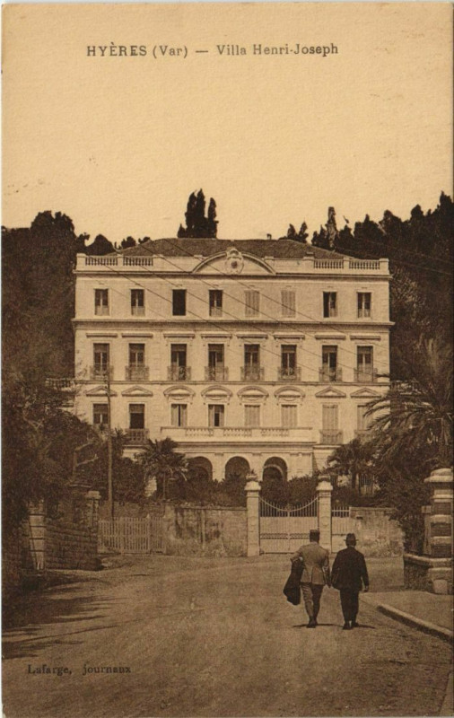 Carte postale ancienne Hyeres Villa Henri Joseph France à Hyères
