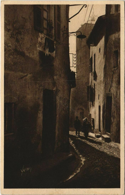 Carte postale ancienne Hyeres Un coin pittoresque de la vieille Ville France à Hyères
