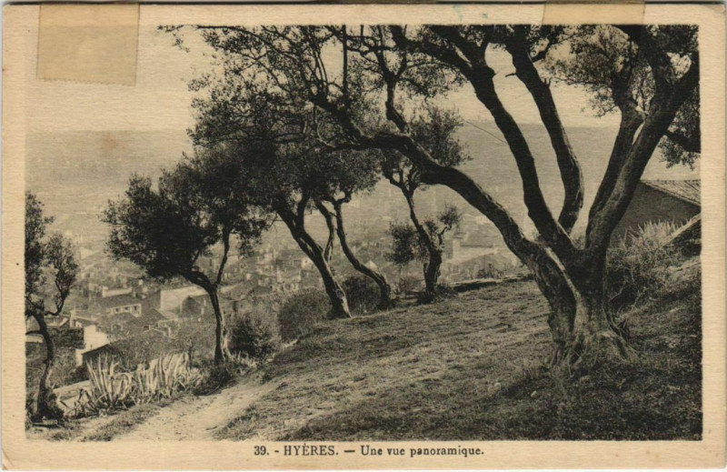 Carte postale ancienne Hyeres une vue panoramique France à Hyères