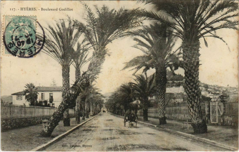 Carte postale ancienne Hyeres Boulevard Godillot France à Hyères