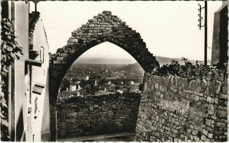Carte postale ancienne Hyeres Portail des Princes France à Hyères