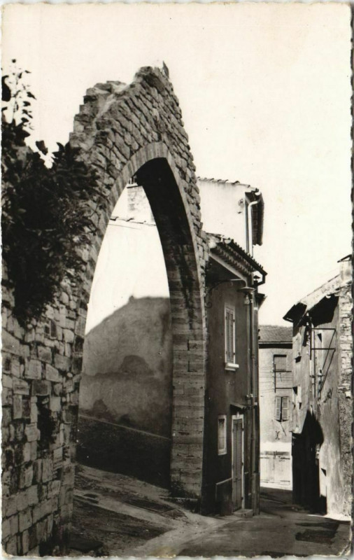 Carte postale ancienne Hyeres Portail des Princes France à Hyères