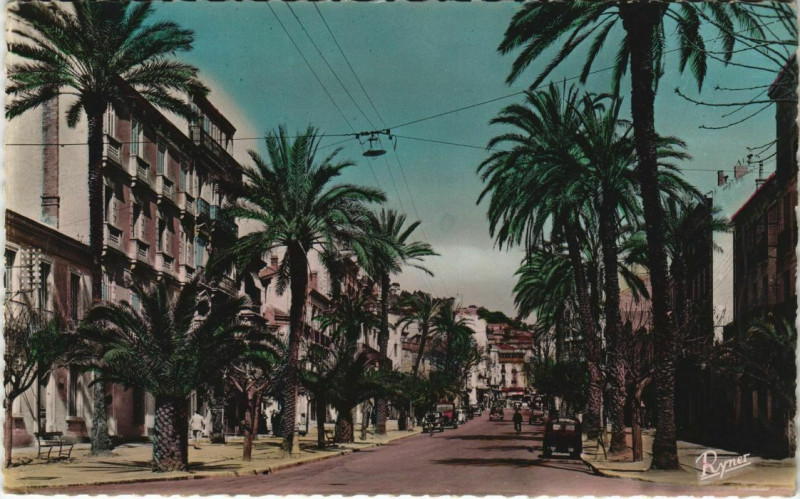 Carte postale ancienne Hyeres Avenue Gambetta France à Hyères
