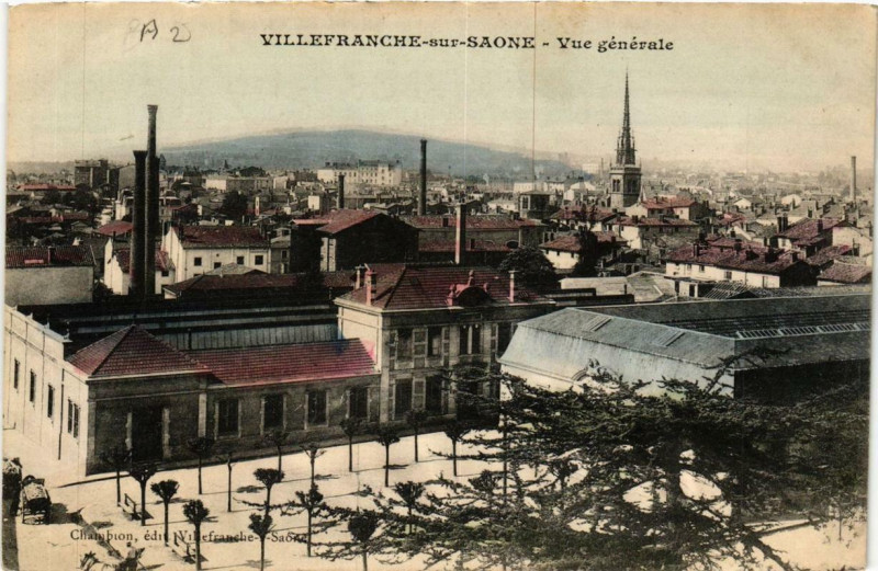 Carte postale ancienne Villefranche-sur-Saone Vue générale à Villefranche-sur-Saône