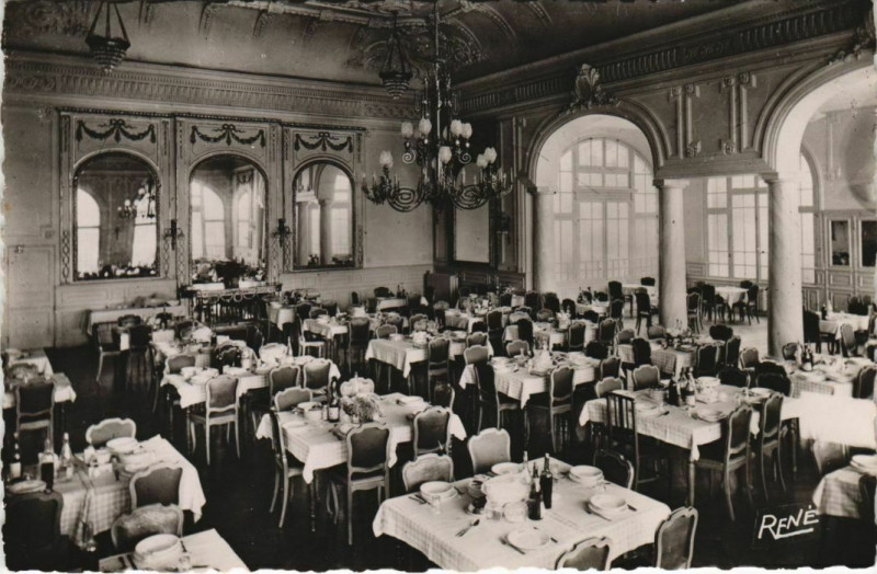 Carte postale ancienne Hyeres Mutulle generale de Nationale Maison, Chateaubriand France à Hyères