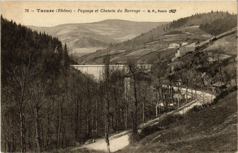 Carte postale ancienne Tarare Paysage et Chemin du Barrage à Tarare