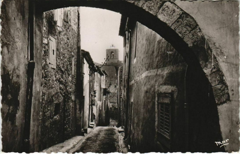 Carte postale ancienne Hyeres Quartier Saint Paul France à Hyères