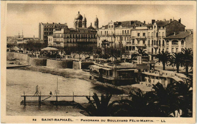 Carte postale ancienne Saint Raphael panorama du Boulevard Felix Martin France