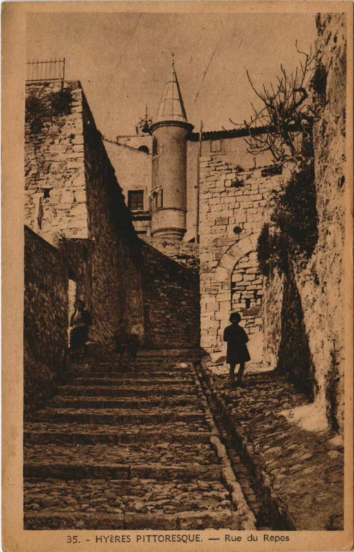 Carte postale ancienne Hyeres Rue du Repos France à Hyères