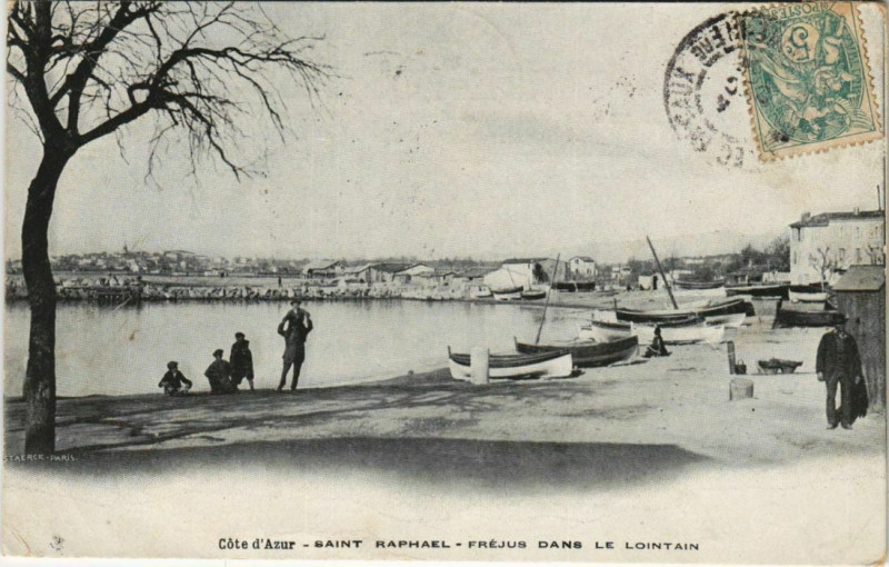 Carte postale ancienne Saint Raphael Frejus dans le Lointan France à Fréjus