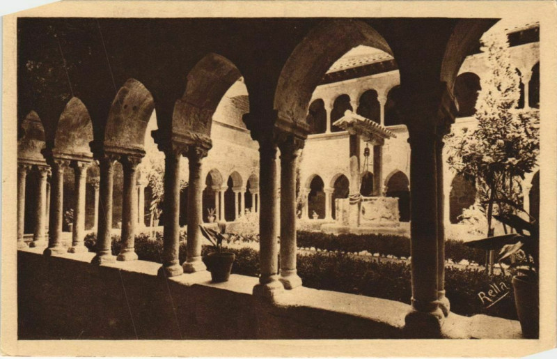 Carte postale ancienne Saint Raphael Le cloitre de Frejus France à Fréjus