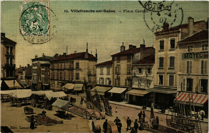 Carte postale ancienne Villefranche-sur-Saone - Place Carnot à Villefranche-sur-Saône