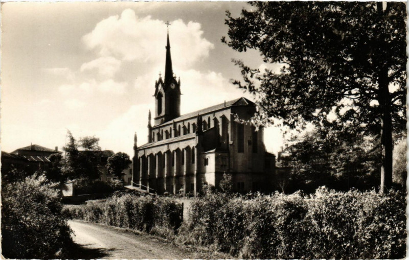 Carte postale ancienne Savigny - Eglise à Savigny