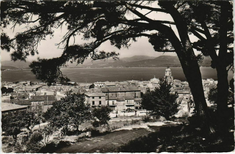 Carte postale ancienne Saint Tropez vue generale France à Saint-Tropez