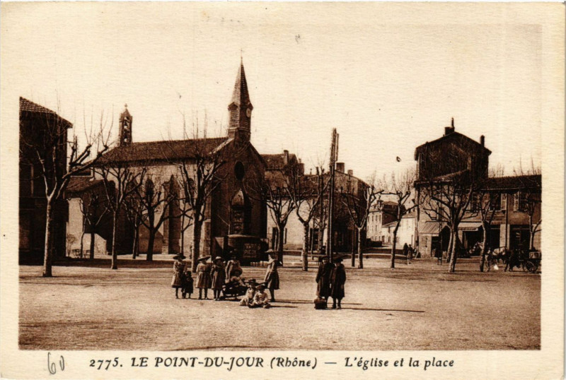 Carte postale ancienne Le Point-du-Jour - Eglise et la Place