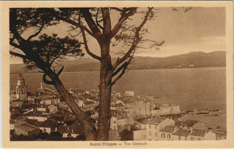 Carte postale ancienne Saint Tropez vue generale France à Saint-Tropez