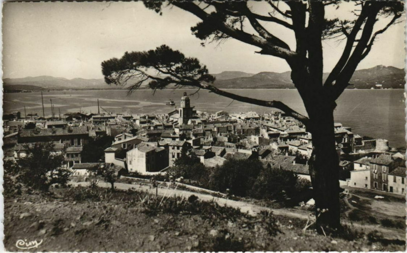 Carte postale ancienne Saint Tropez vue generale France à Saint-Tropez