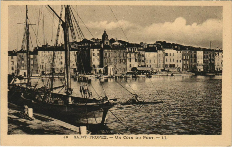 Carte postale ancienne Saint Tropez Un coin du Port France à Saint-Tropez