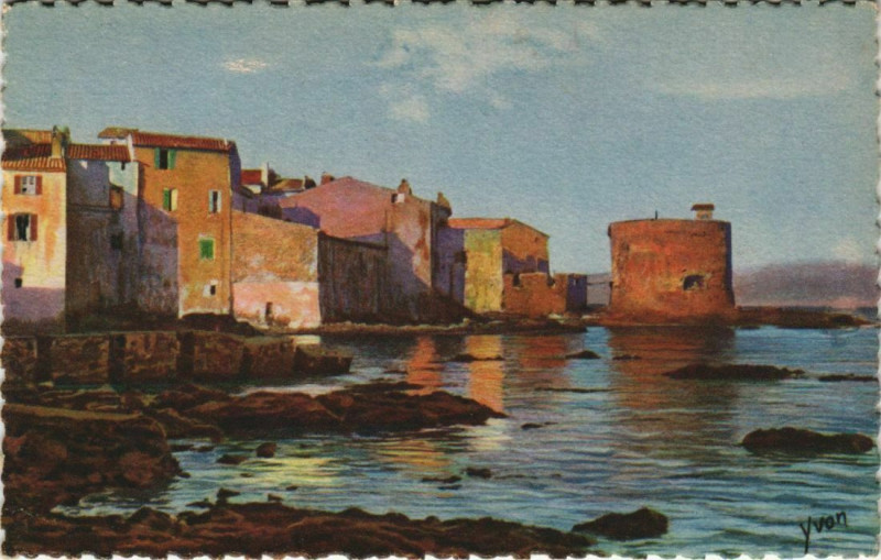 Carte postale ancienne Saint Tropez Le Quartier des pecheurs et la vieille Tour France à Saint-Tropez