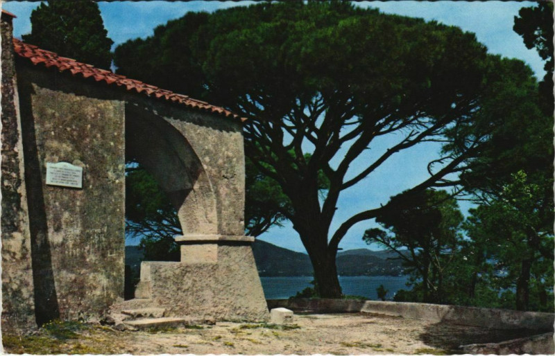 Carte postale ancienne Saint Tropez Chapelle Sainte-Anne France à Saint-Tropez