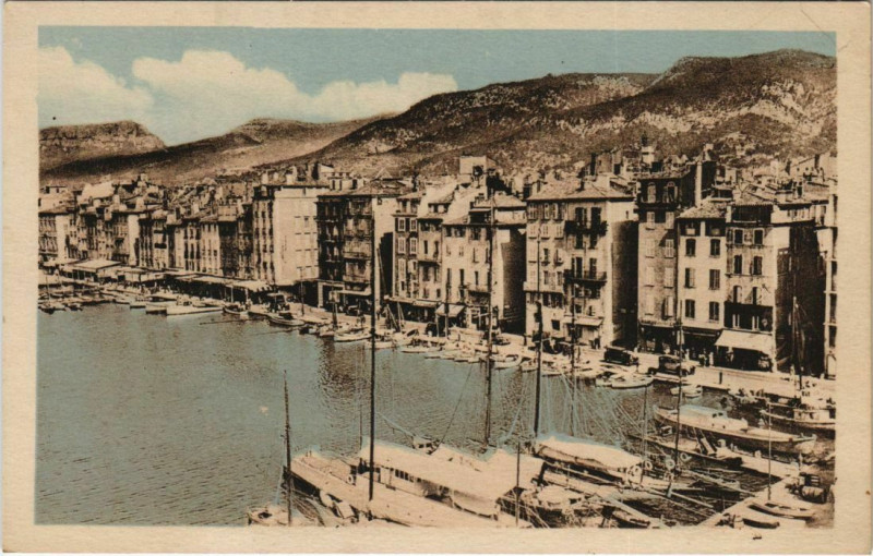 Carte postale ancienne Toulon Ensemble des Quais France à Toulon