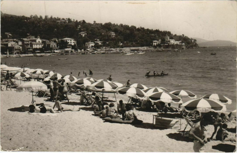 Carte postale ancienne Le Lavandou La Plage France au Lavandou