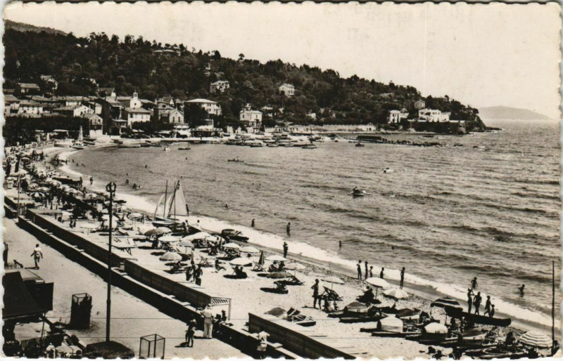 Carte postale ancienne Le Lavandou La Plage France au Lavandou