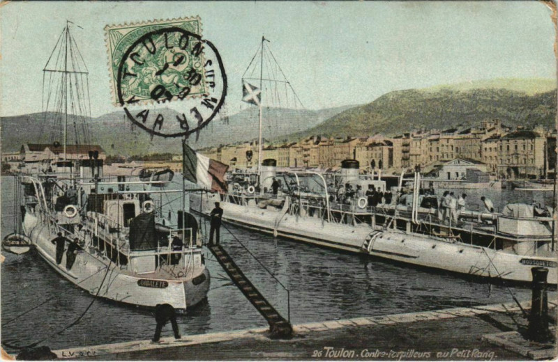 Carte postale ancienne Toulon Contre Torpilleurs au Petit Rang France à Toulon
