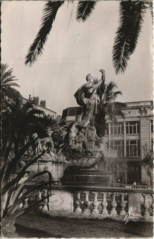 Carte postale ancienne Toulon Statue de la Place de la Liberte France à Toulon