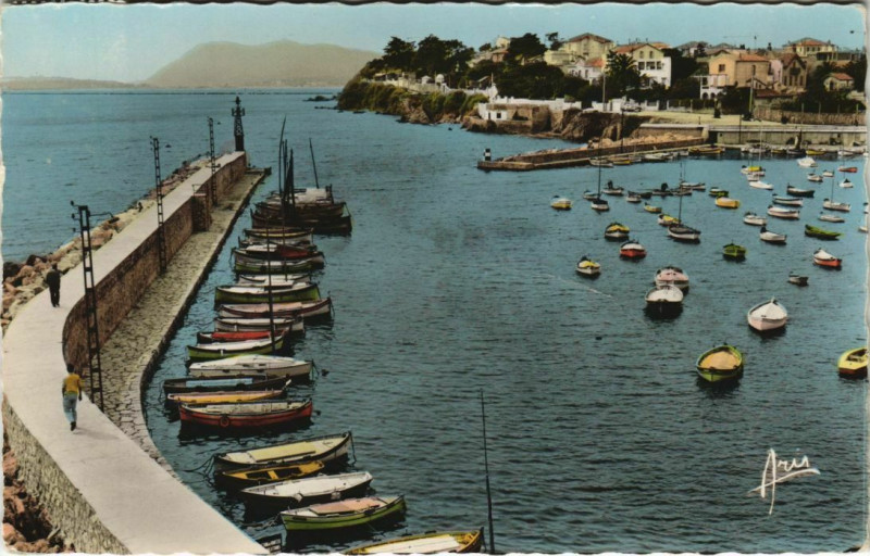 Carte postale ancienne Toulon Le Port et la Jetee France à Toulon