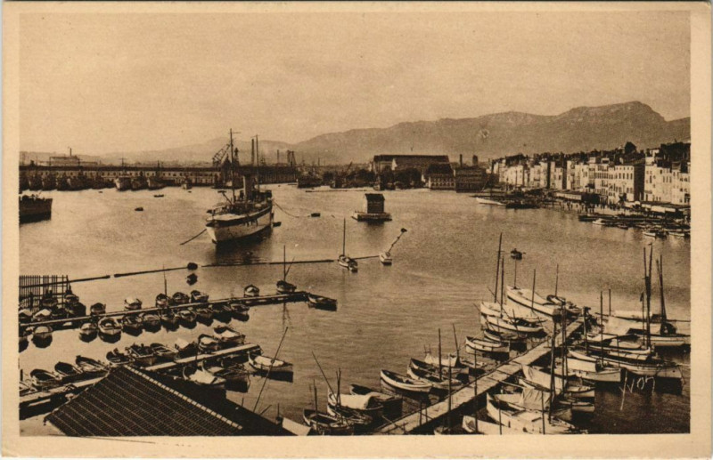 Carte postale ancienne Toulon vue generale du Port France à Toulon