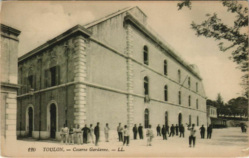 Carte postale ancienne Toulon Caserne Gardanne France à Toulon