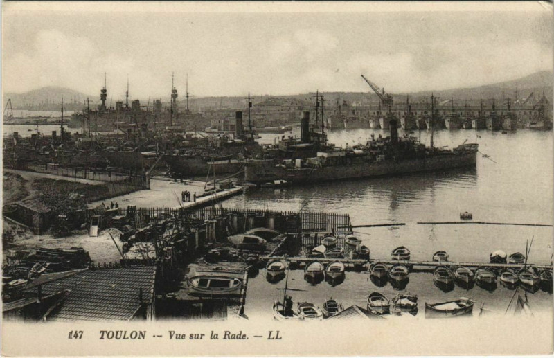 Carte postale ancienne Toulon vue sur la Rade France à Toulon