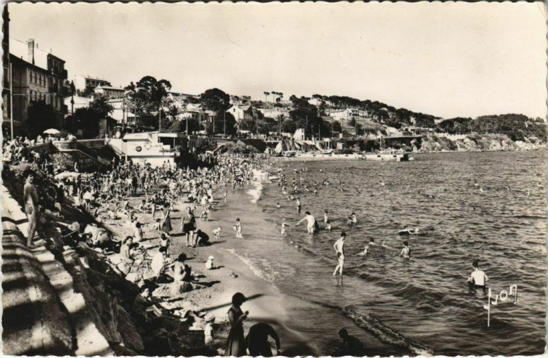 Carte postale ancienne Toulon La Plage du Mourillon France à Toulon