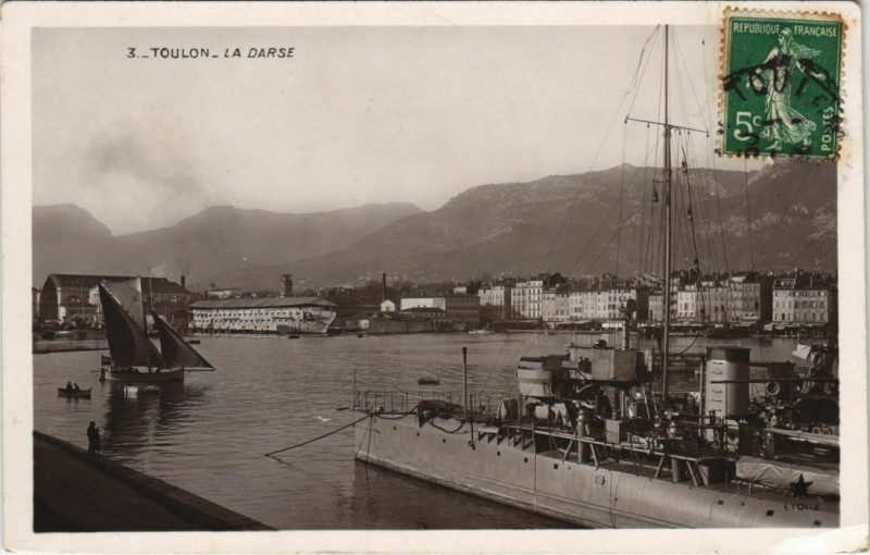 Carte postale ancienne Toulon La Darse France à Toulon