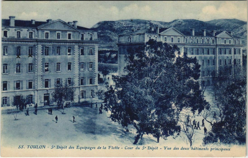 Carte postale ancienne Toulon 5e Depot des Equipages de la Flotte France à Toulon