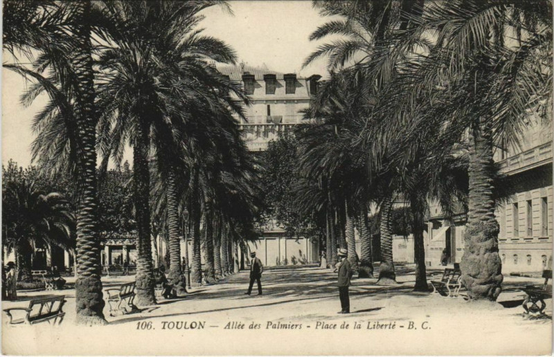 Carte postale ancienne Toulon Place de la Liberte ,Allee des Palmiers France à Toulon