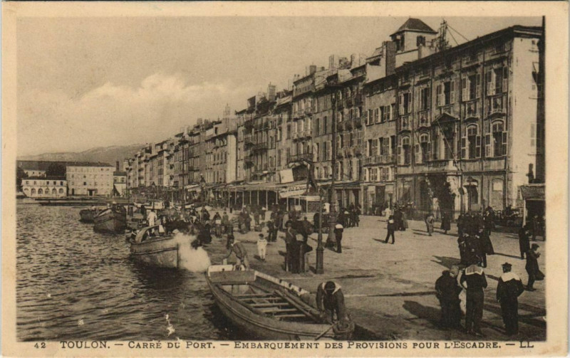 Carte postale ancienne Toulon Carre du Port ,Embarquement des Provisions France à Toulon