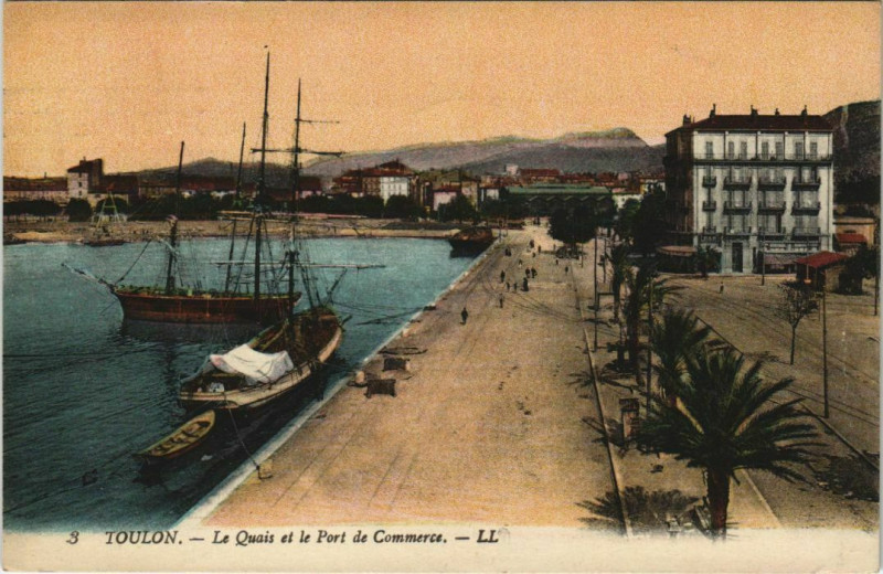 Carte postale ancienne Toulon Le Quais et le Port de Commerce France à Toulon