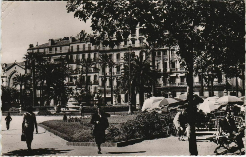 Carte postale ancienne Toulon Place de la Liberte France à Toulon