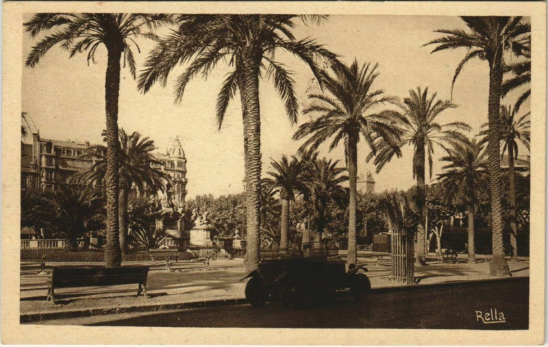 Carte postale ancienne Toulon Place de la Liberte France à Toulon