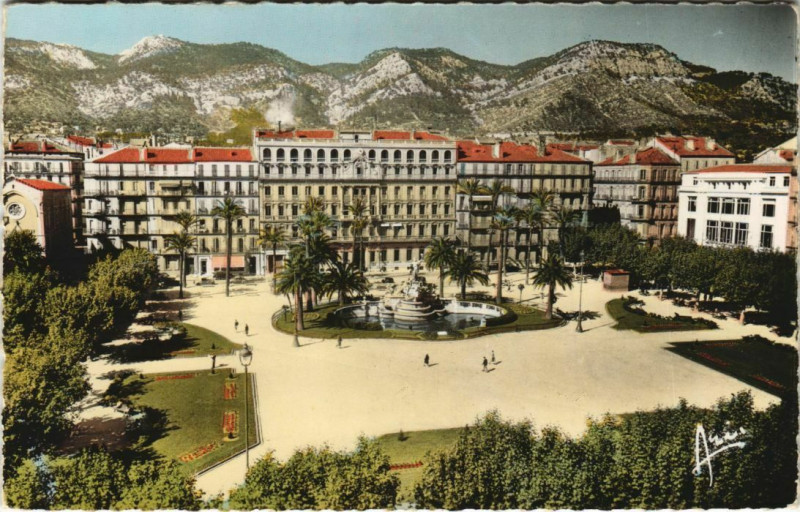 Carte postale ancienne Toulon Place de la Liberte France à Toulon