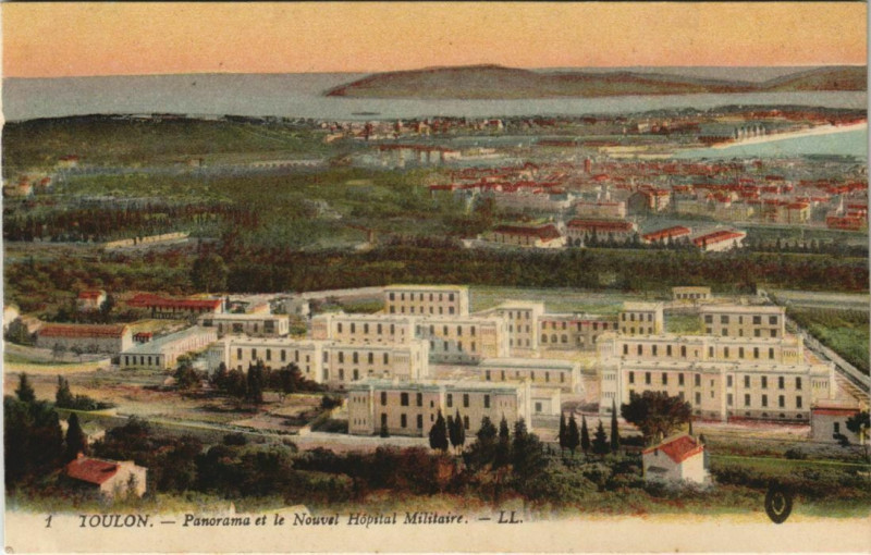 Carte postale ancienne Toulon panorama et le Nouvel Hopital Maritime France à Toulon