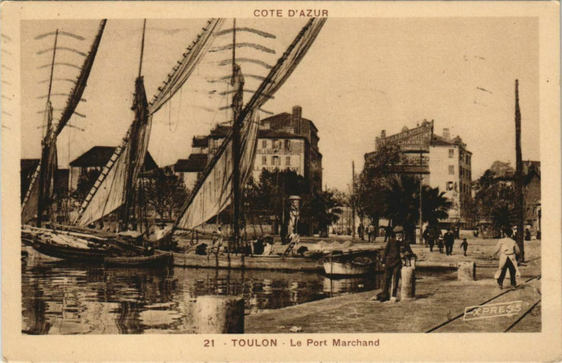 Carte postale ancienne Toulon Le Port Marchand France à Toulon