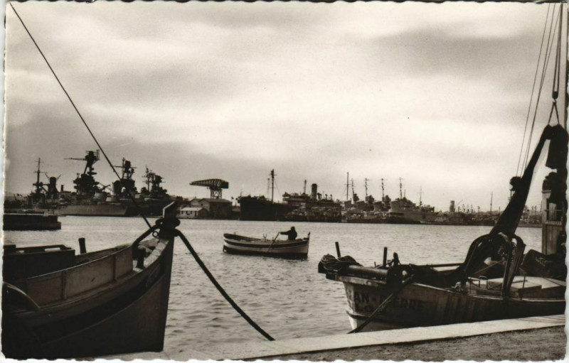 Carte postale ancienne Toulon L'Escadre France à Toulon