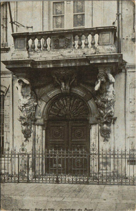 Carte postale ancienne Toulon Hotel de Ville ,Cariatides de Puget France à Toulon