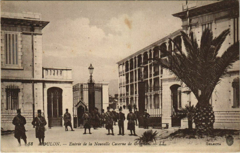 Carte postale ancienne Toulon Entree de la Navalle de Grignan France à Toulon