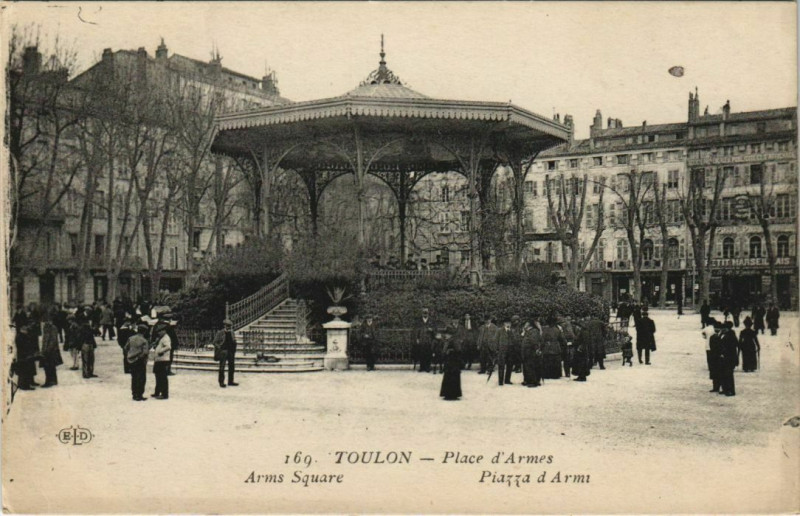 Carte postale ancienne Toulon Place d'Armes France à Toulon